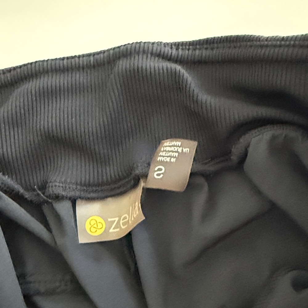 Zella Black Jogger Pants - Picture 2 of 5